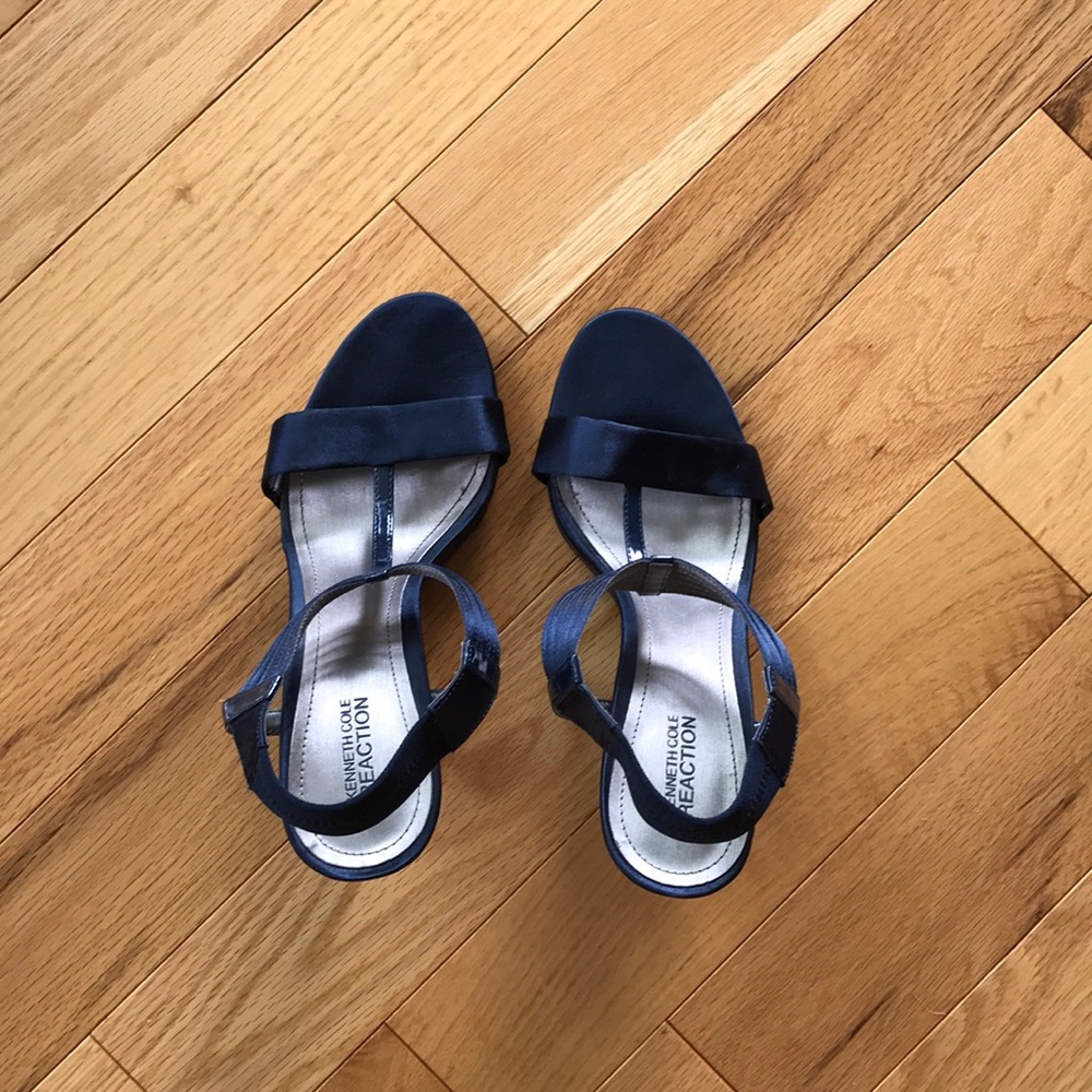 Kenneth Cole Reaction Navy Blue Strappy 4 in Heels
